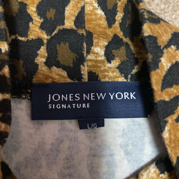 *NWOT* Jones New York Signature, large, cheetah print, mock turtleneck - Picture 3 of 9